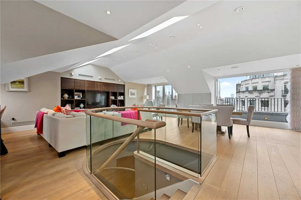 Strand, London, WC2R, photo 11