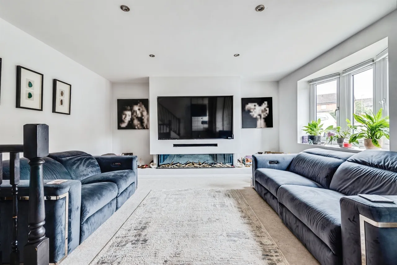 Southernwood Drive, Swindon, SN2, photo 2