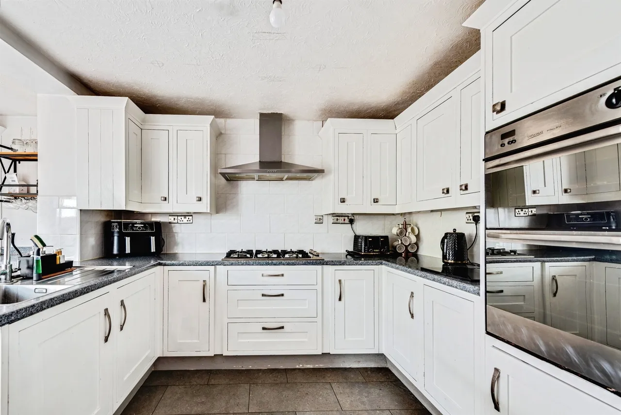 Southernwood Drive, Swindon, SN2, photo 5