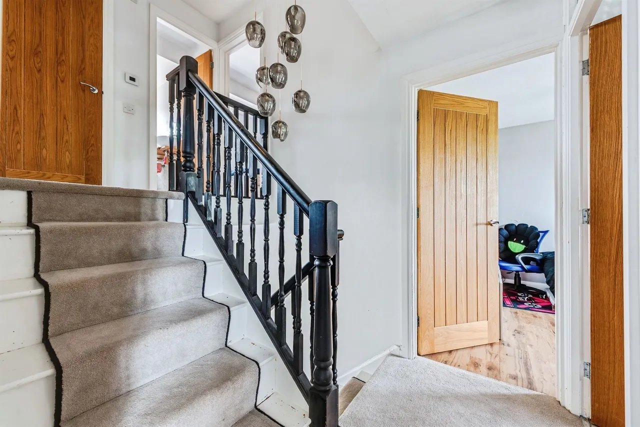 Southernwood Drive, Swindon, SN2, photo 13