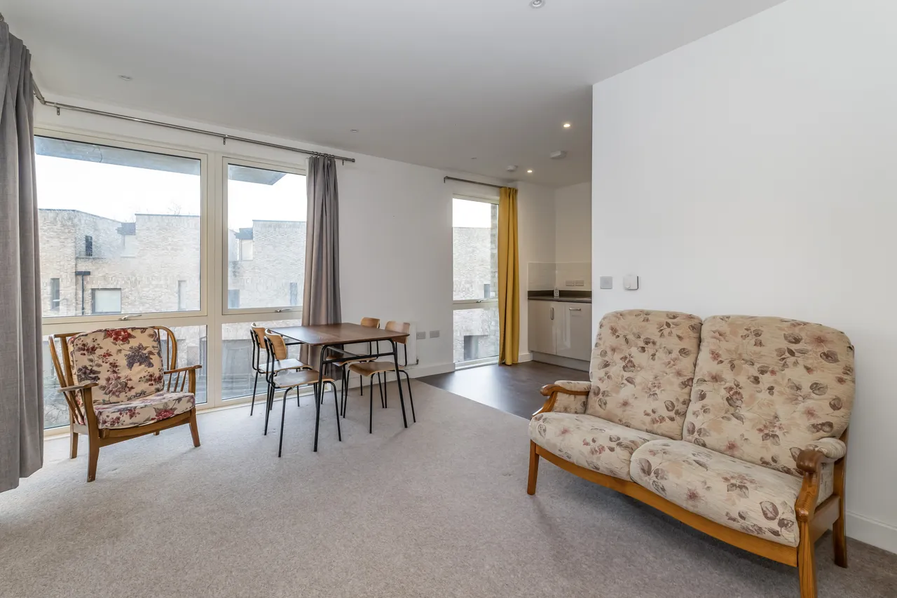 Hilltop Avenue, London, NW10, photo 3