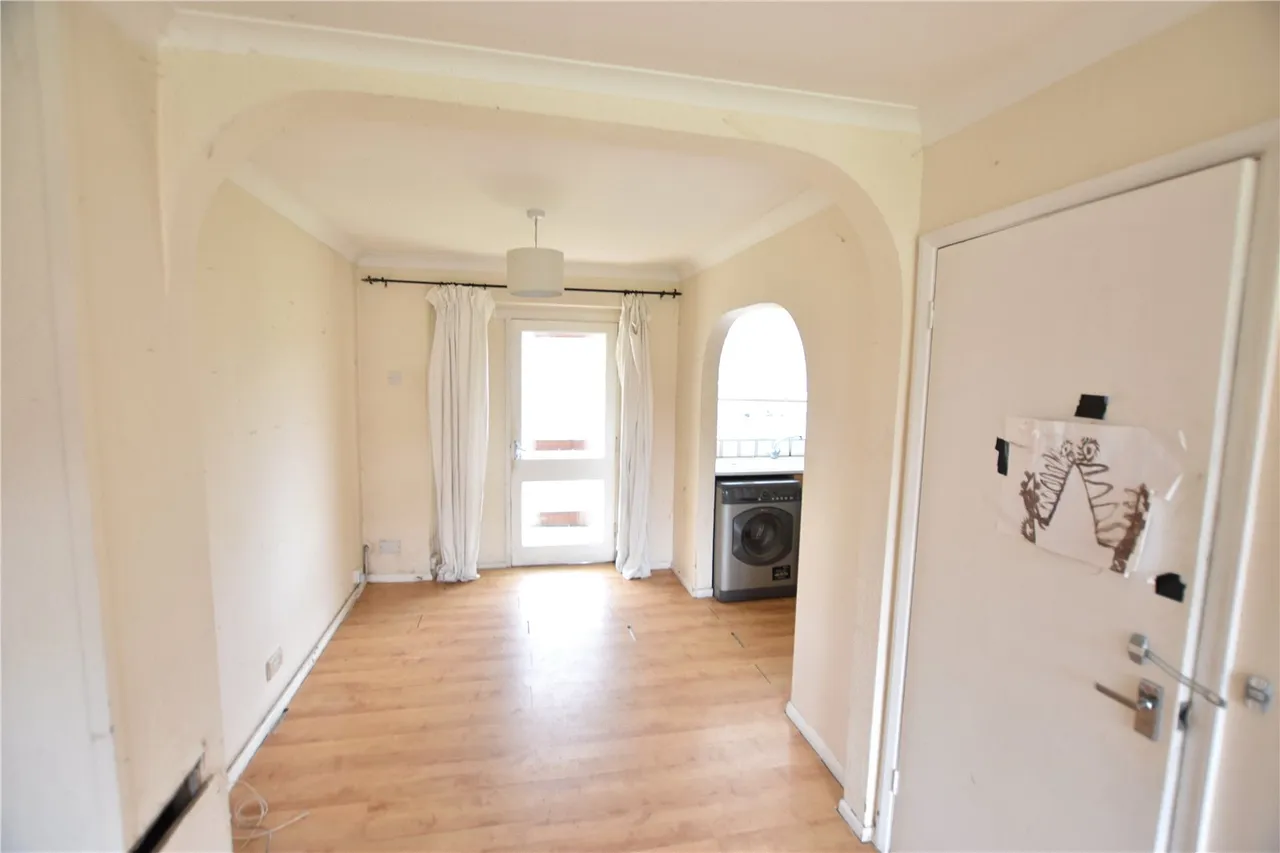 Pinewood Park, Farnborough, Hampshire, GU14 9JT, photo 3