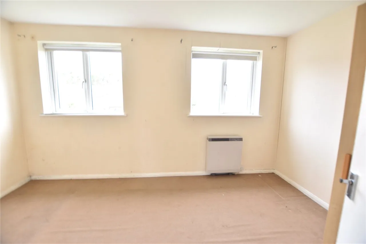 Pinewood Park, Farnborough, Hampshire, GU14 9JT, photo 9