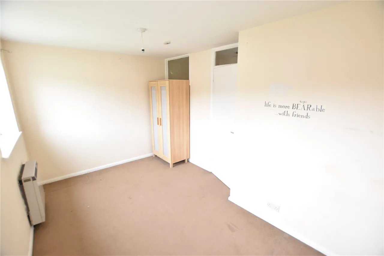 Pinewood Park, Farnborough, Hampshire, GU14 9JT, photo 10
