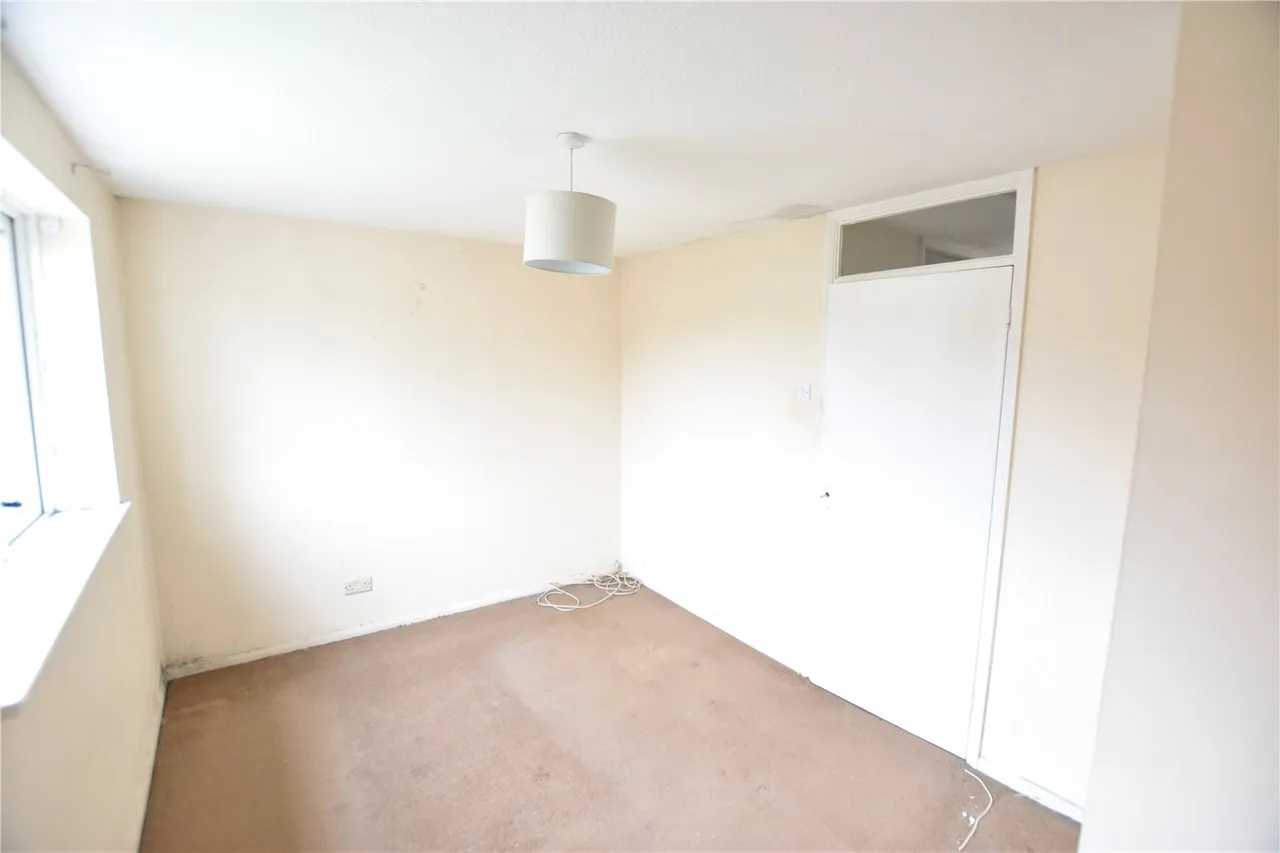 Pinewood Park, Farnborough, Hampshire, GU14 9JT, photo 7