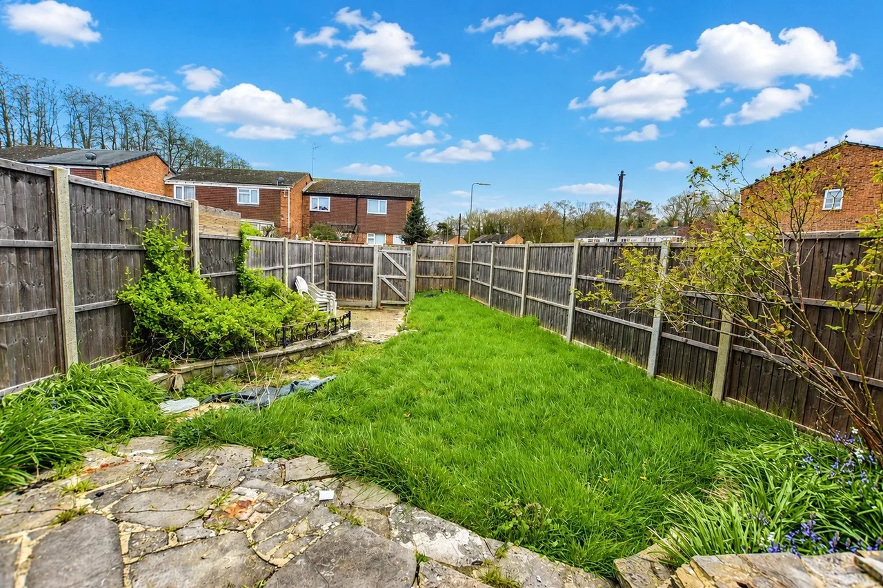 Pinewood Park, Farnborough, Hampshire, GU14 9JT, photo 4