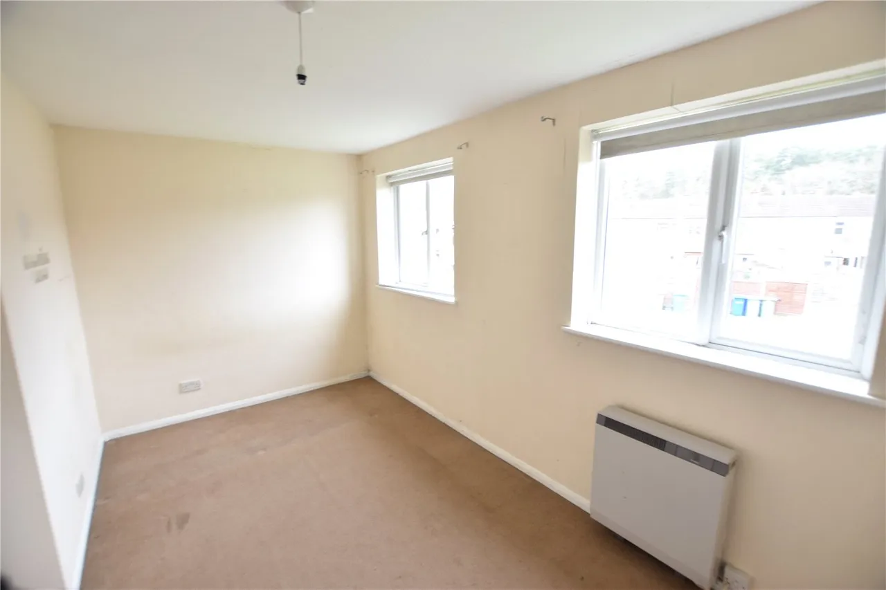 Pinewood Park, Farnborough, Hampshire, GU14 9JT, photo 11