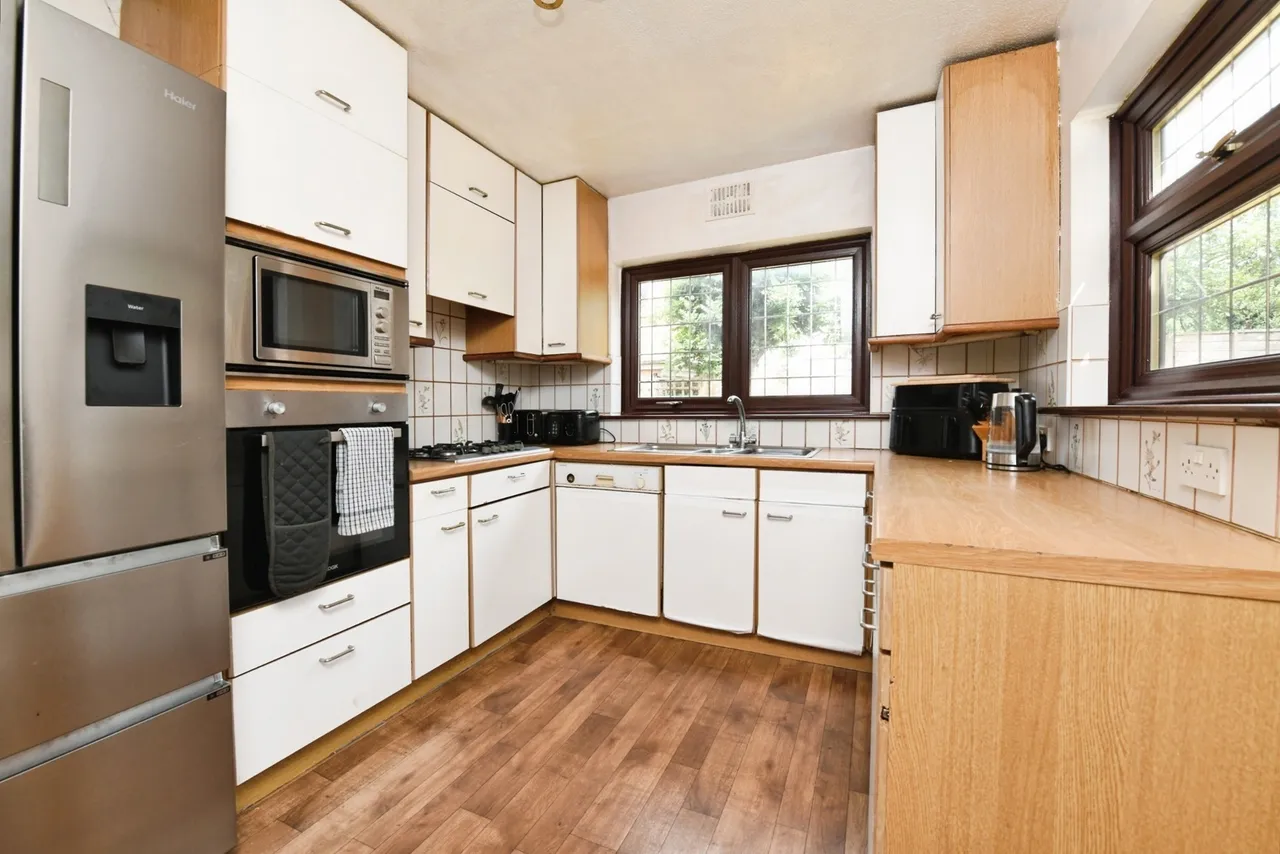 Elm Drive, Rayleigh, Essex, SS6, photo 5