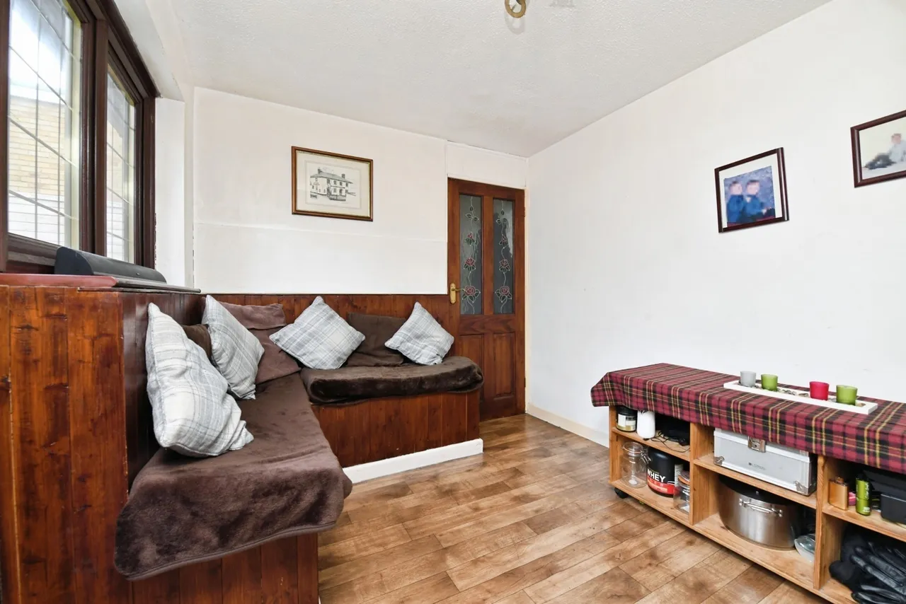Elm Drive, Rayleigh, Essex, SS6, photo 15