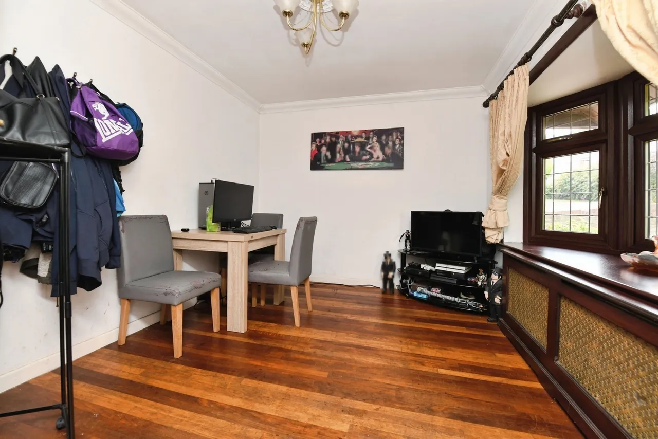 Elm Drive, Rayleigh, Essex, SS6, photo 16