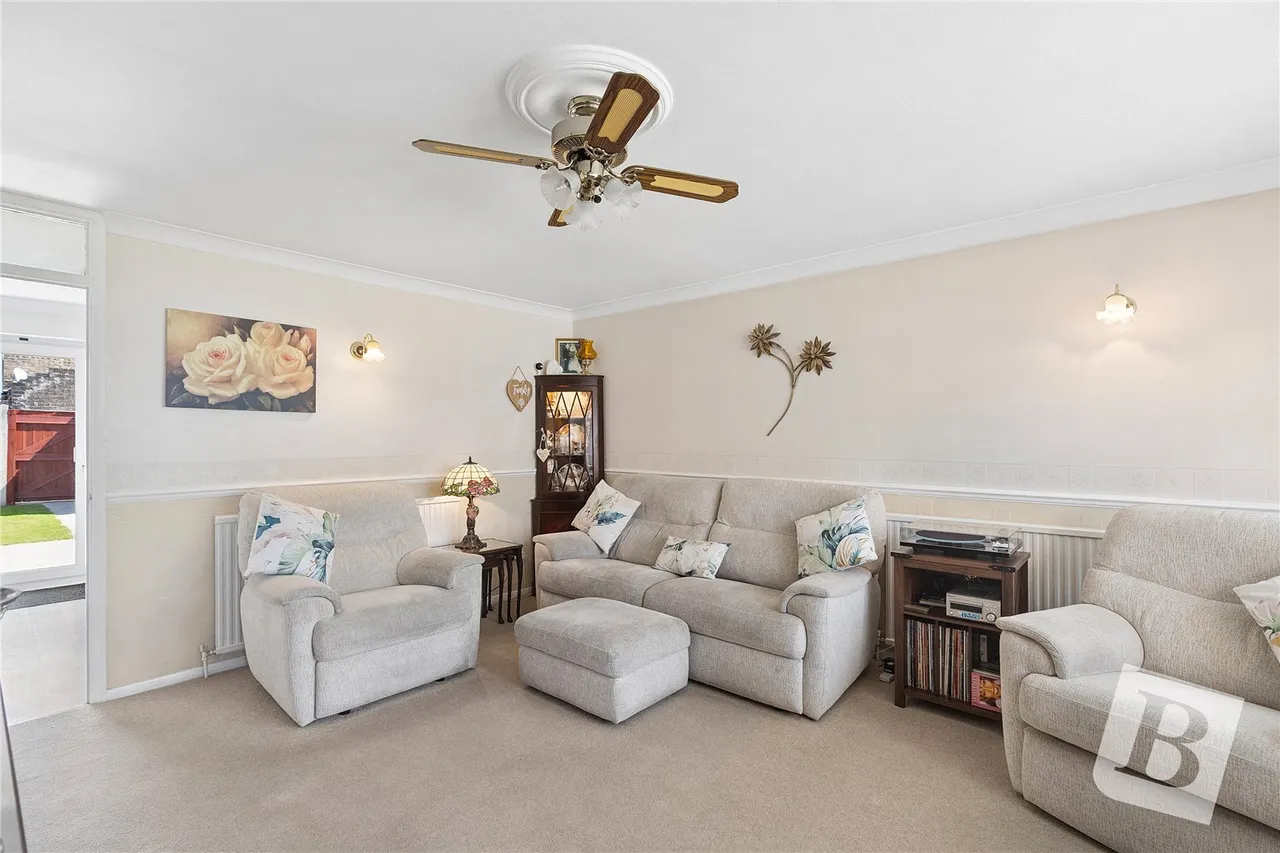 Peregrine Walk, Hornchurch, RM12, photo 2