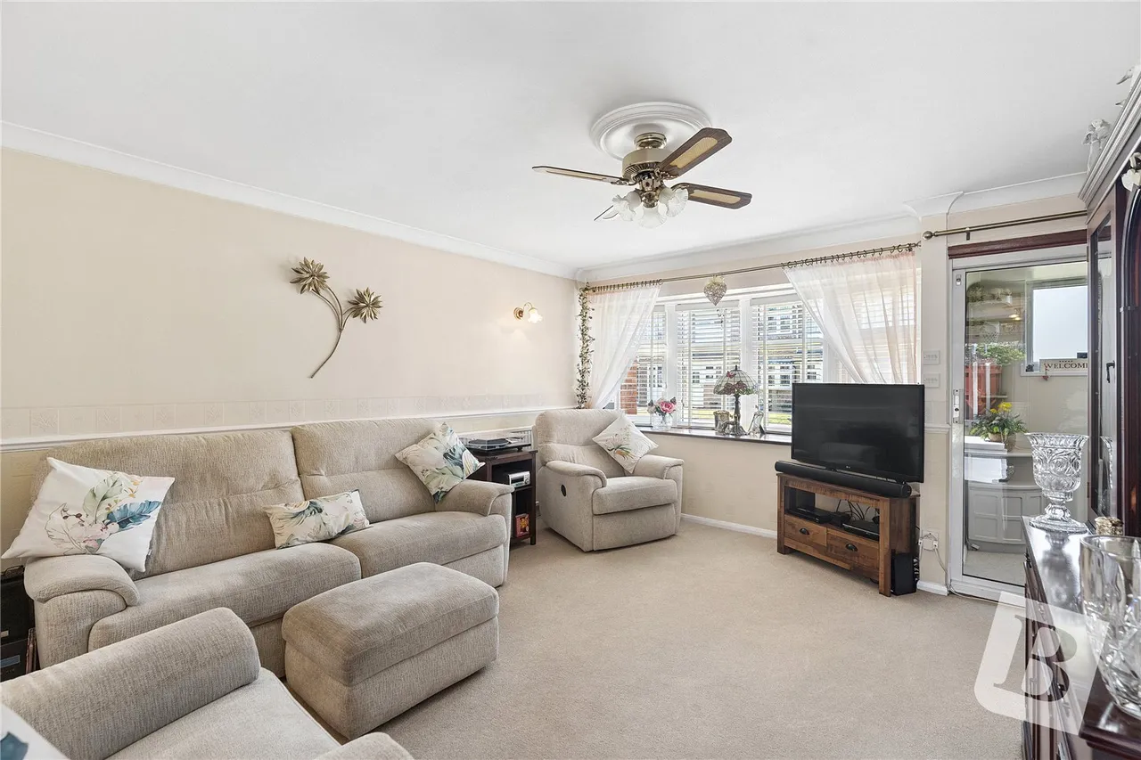 Peregrine Walk, Hornchurch, RM12, photo 4