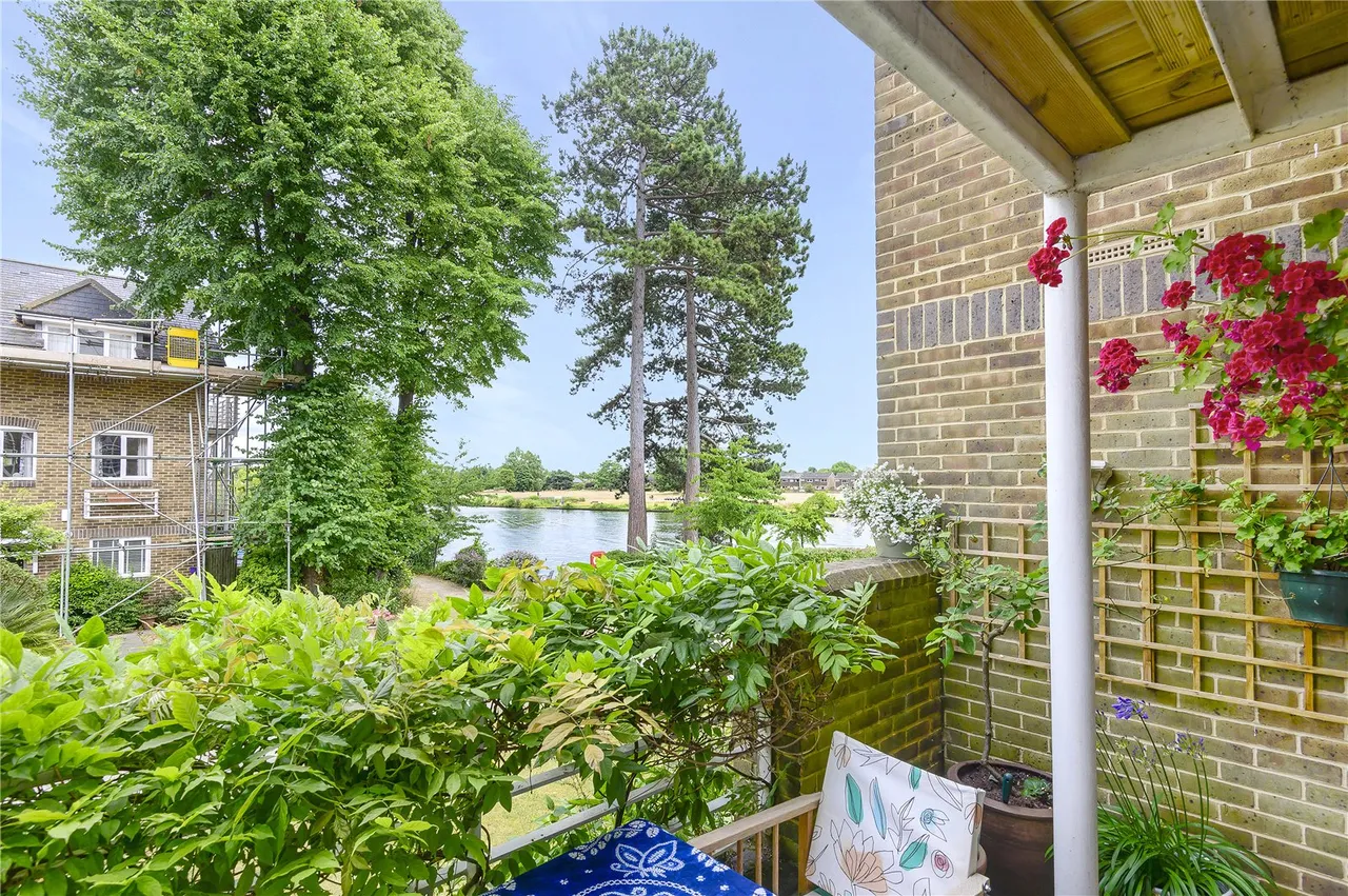 Thames Close, Hampton, TW12 2ET, photo 9