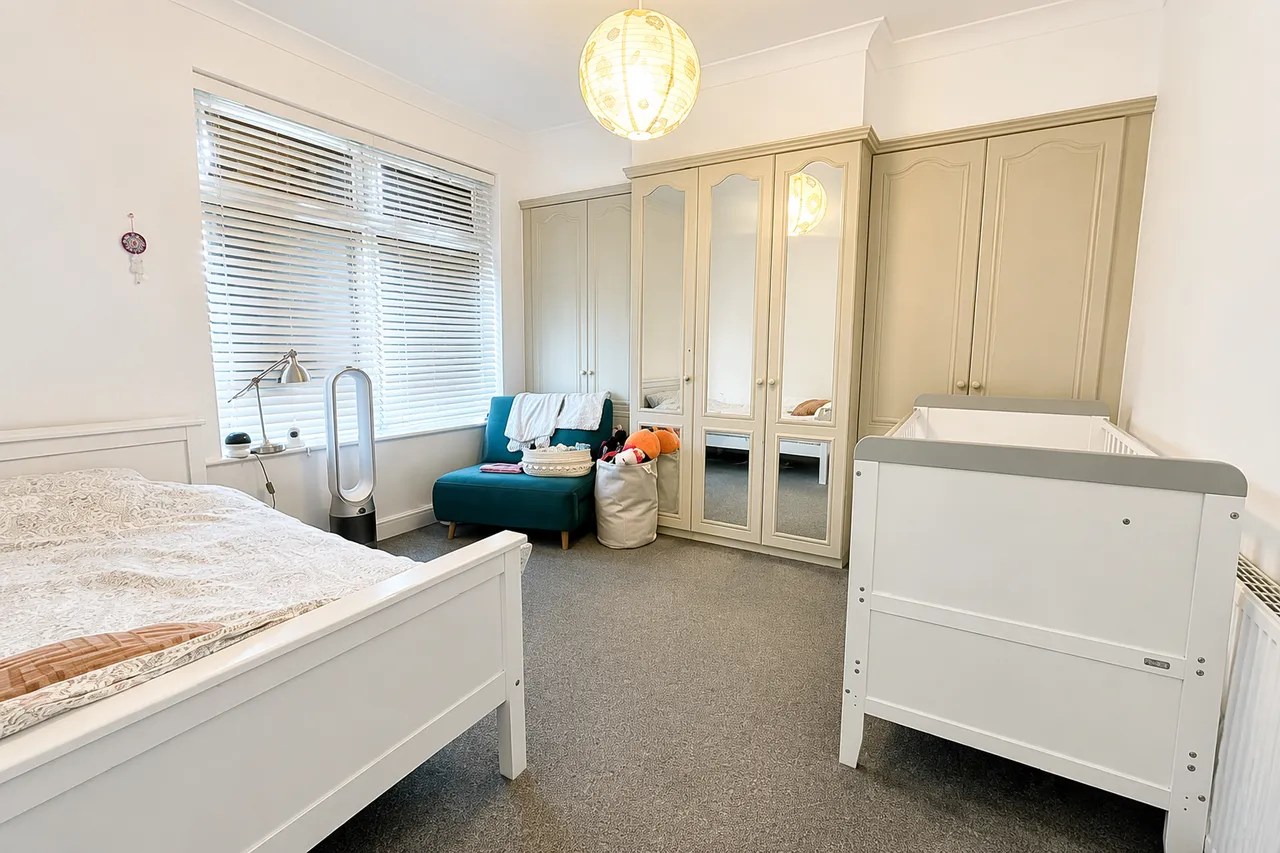 Alexandra Road, South Woodford, E18, photo 13