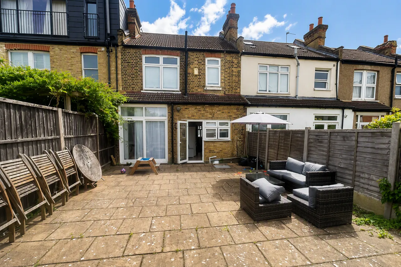 Alexandra Road, South Woodford, E18, photo 15