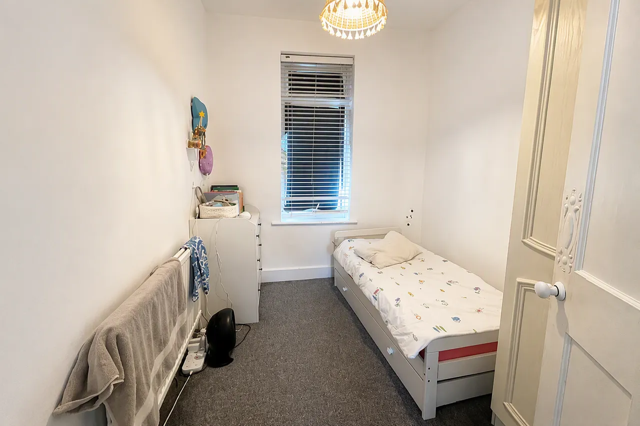 Alexandra Road, South Woodford, E18, photo 11