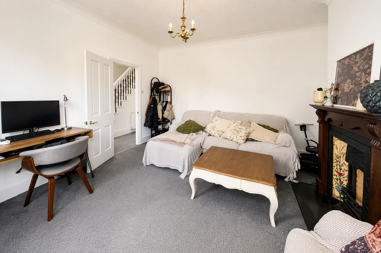 Alexandra Road, South Woodford, E18, photo 7
