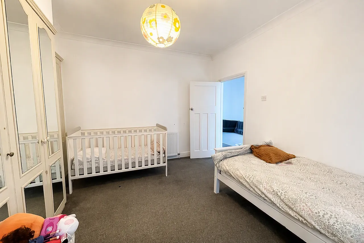 Alexandra Road, South Woodford, E18, photo 14