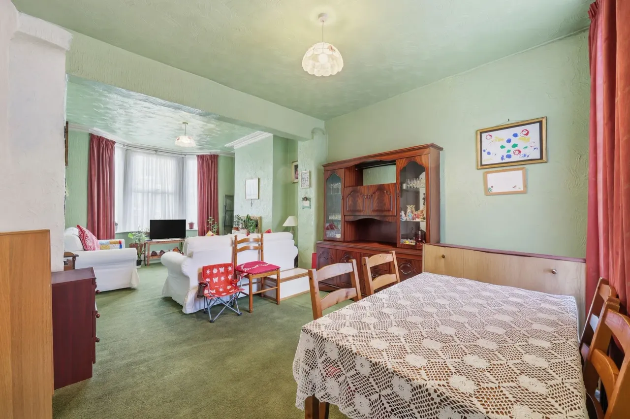 Dunedin Road, Leyton E10, photo 5
