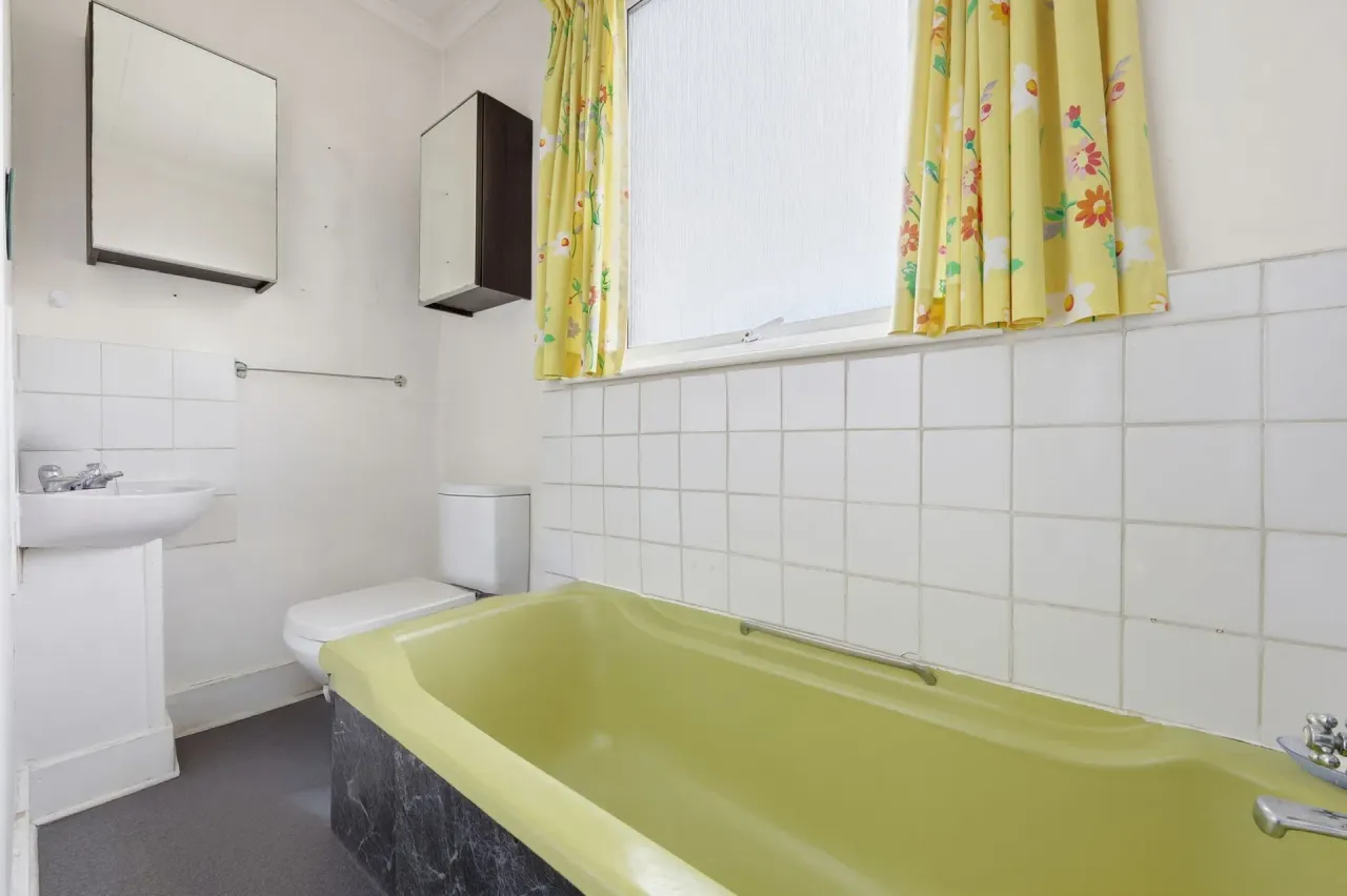 Dunedin Road, Leyton E10, photo 12