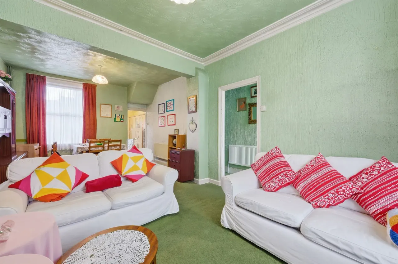 Dunedin Road, Leyton E10, photo 6