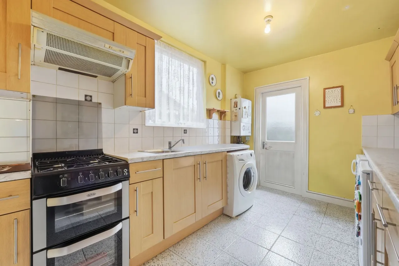 Dunedin Road, Leyton E10, photo 3