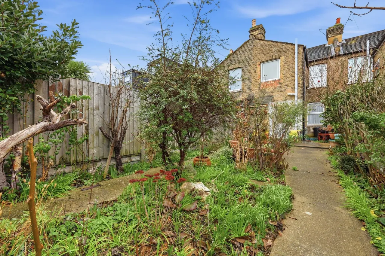 Dunedin Road, Leyton E10, photo 4