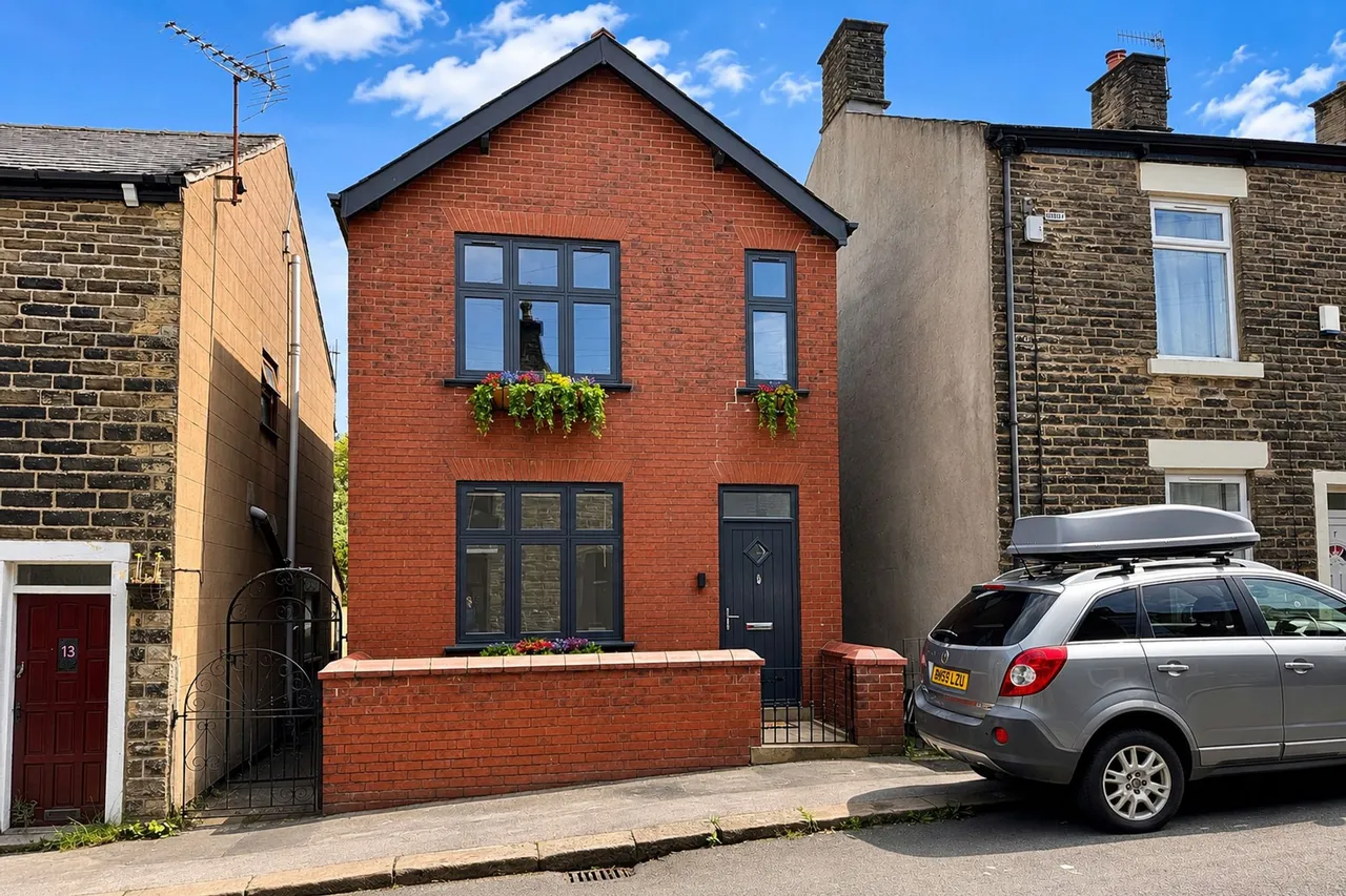 3 bed house for sale, Mount Street, Glossop