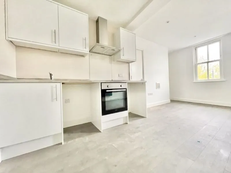 1 bed flat to rent, New Cross Road, London, SE14