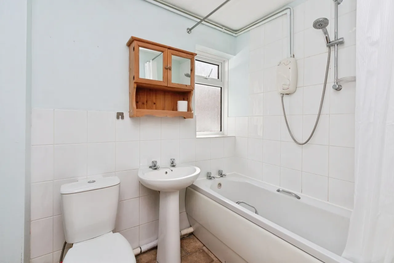 Upper Gordon Road, Camberley, GU15, photo 5