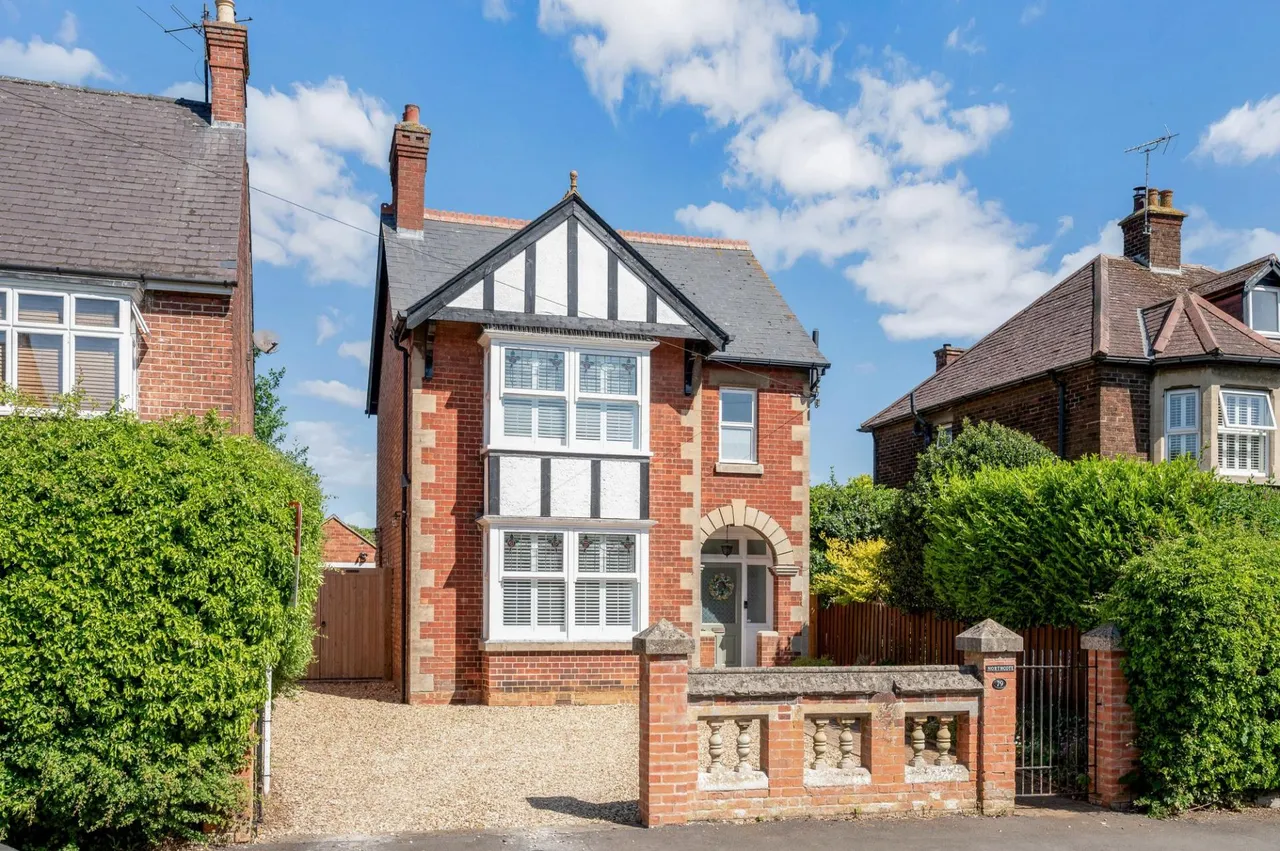 3 bed house for sale, Station Road, Oakham, LE15