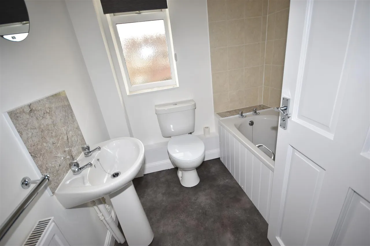 Truro Close, Sleaford, photo 9