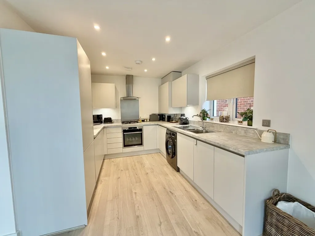 Mytchett, Camberley, photo 5