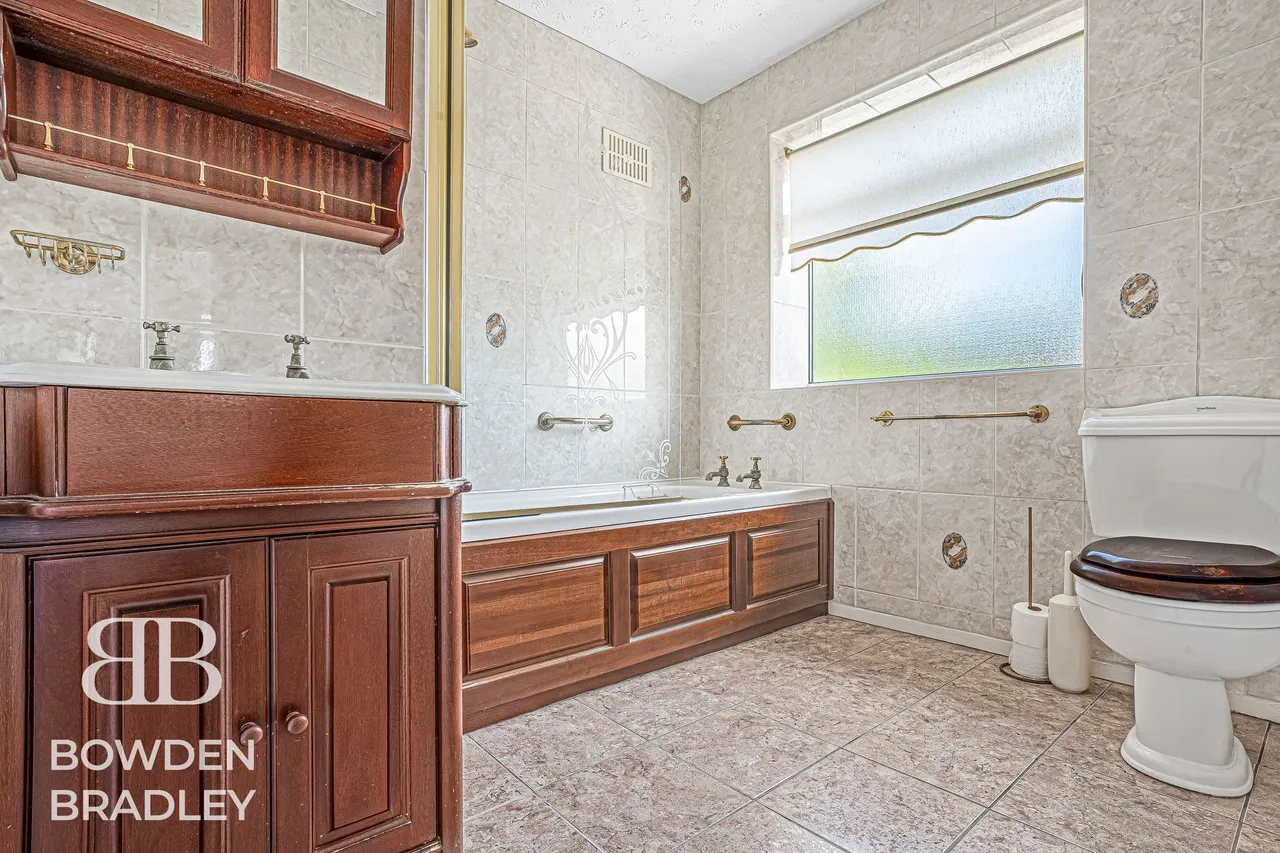 Basildon Avenue, Clayhall, IG5, photo 19