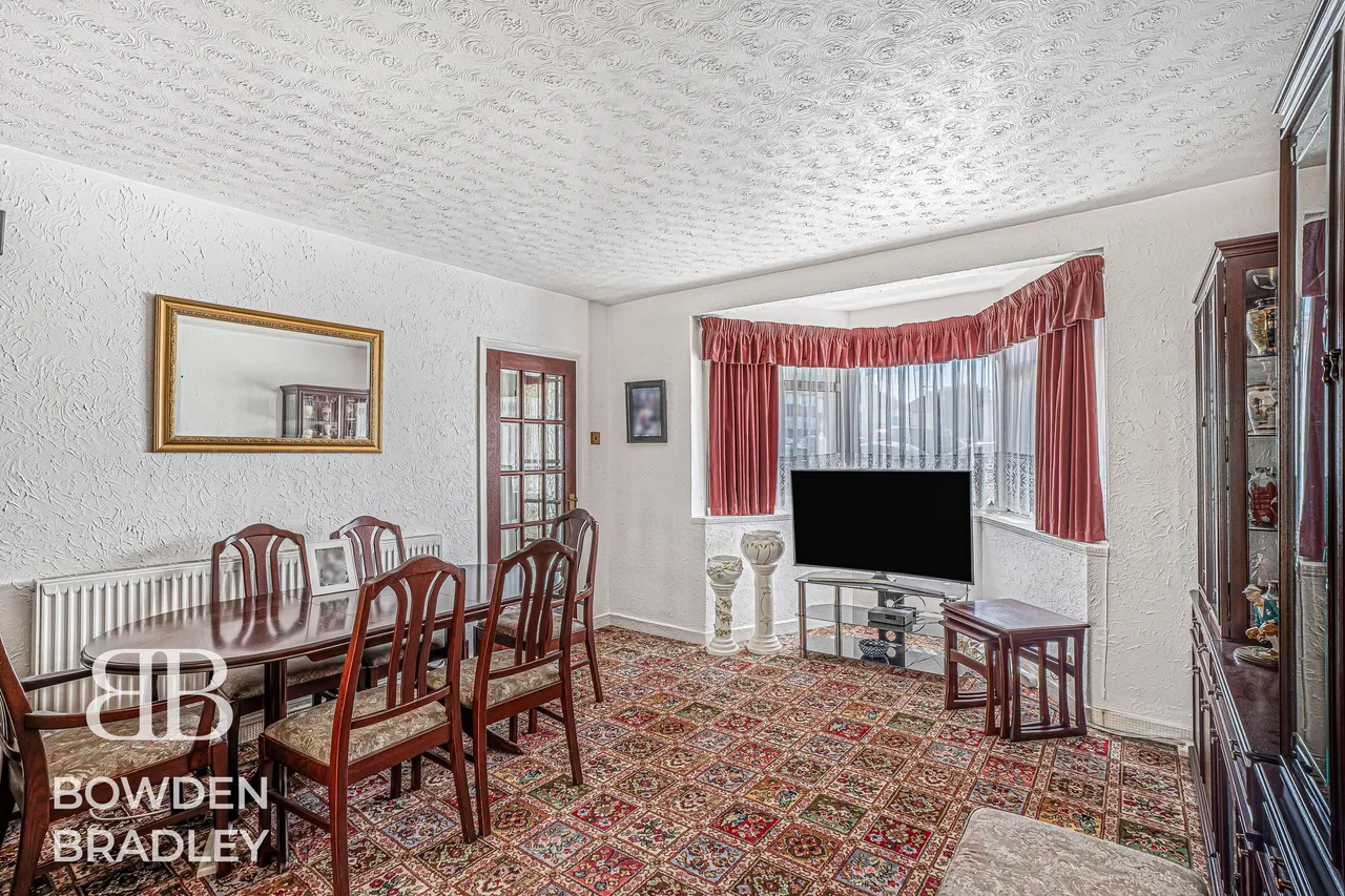 Basildon Avenue, Clayhall, IG5, photo 29