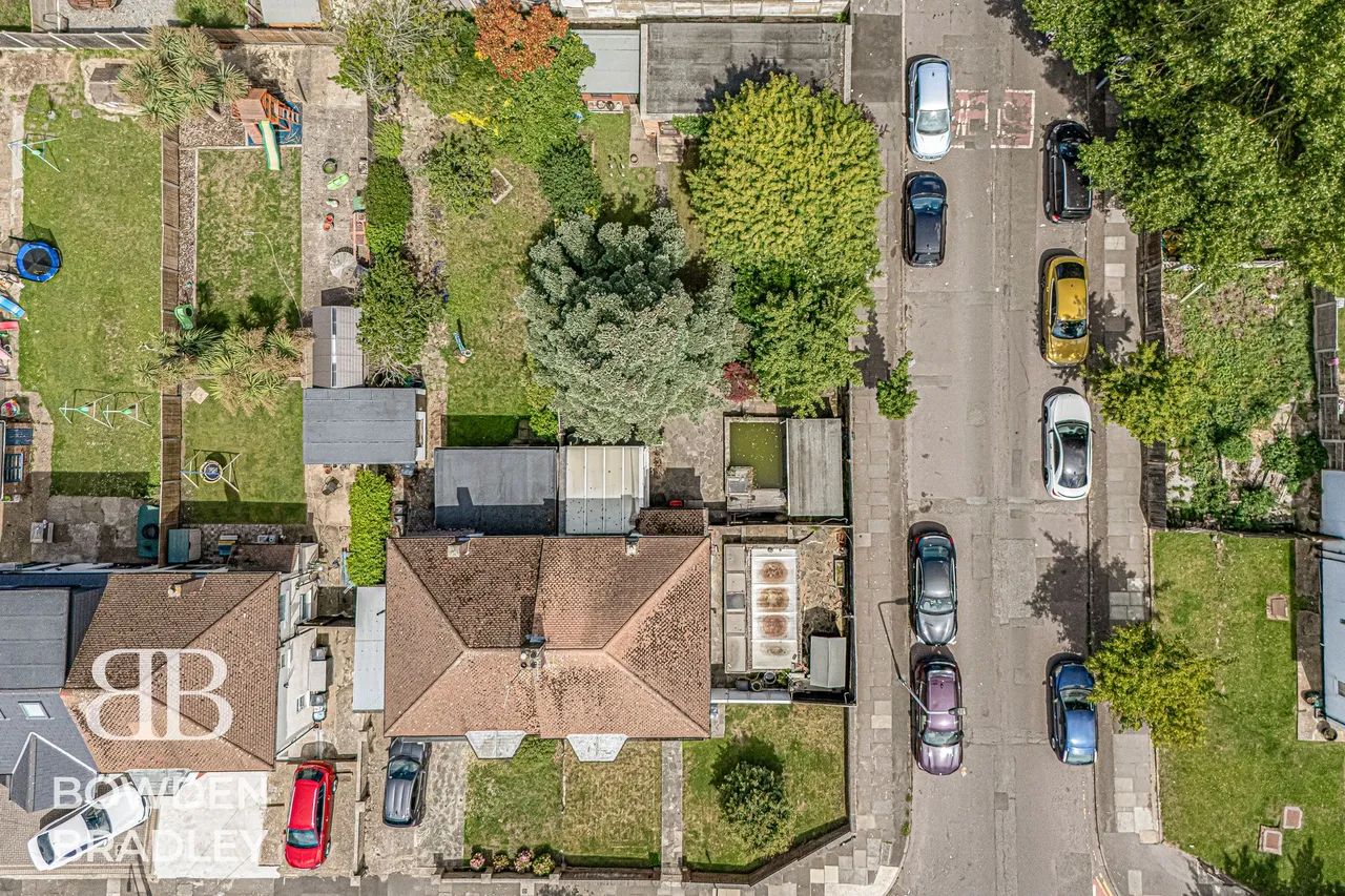 Basildon Avenue, Clayhall, IG5, photo 25
