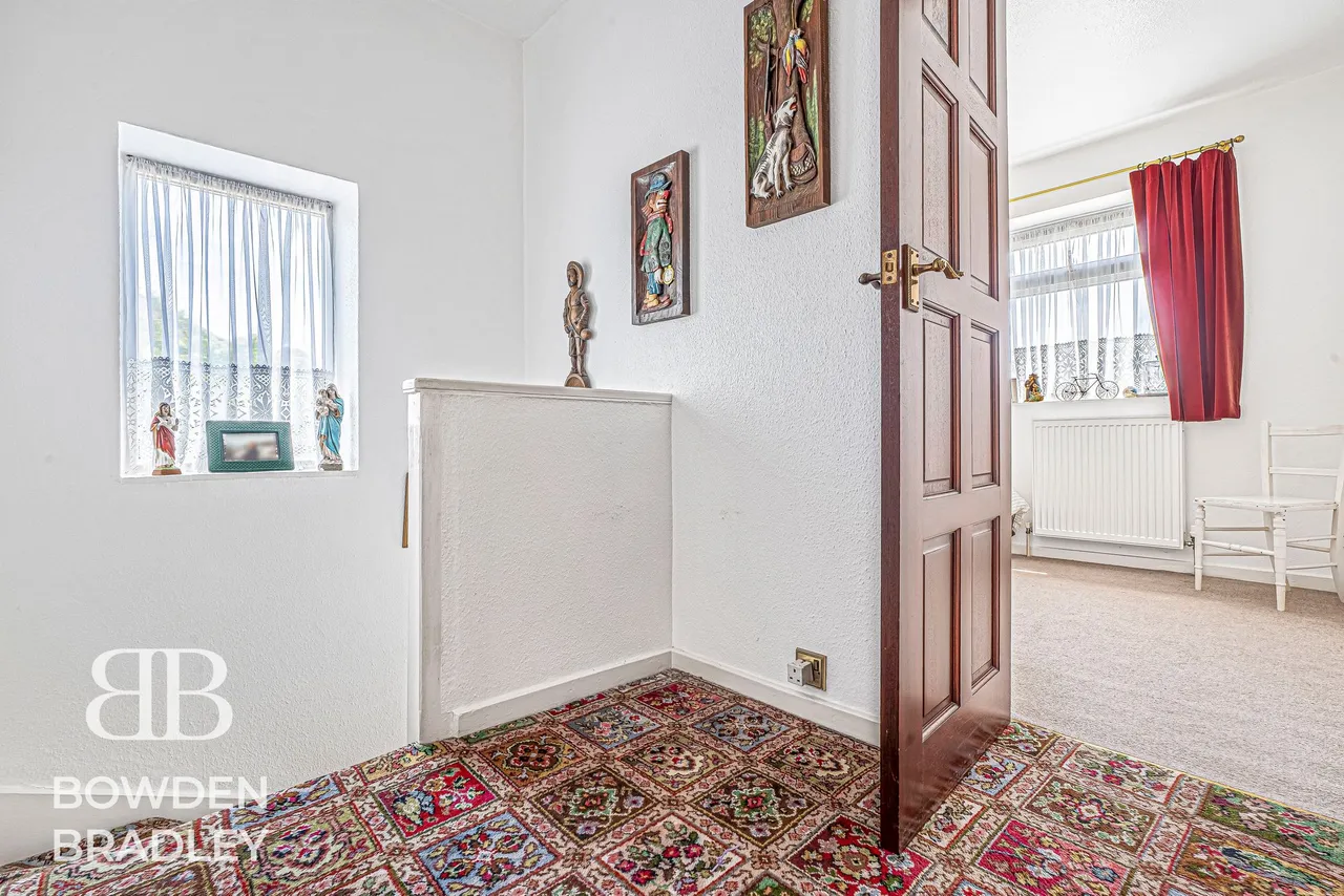 Basildon Avenue, Clayhall, IG5, photo 18