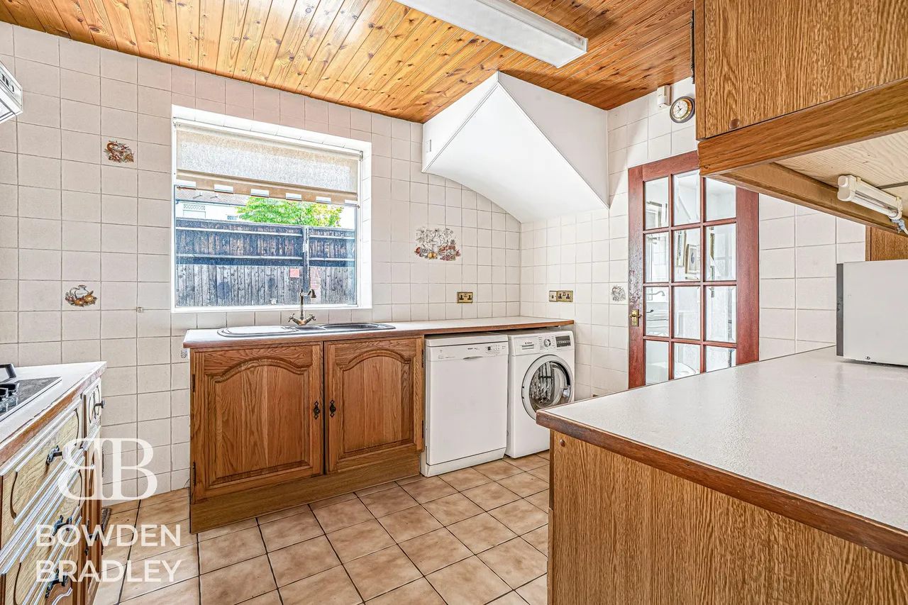 Basildon Avenue, Clayhall, IG5, photo 35