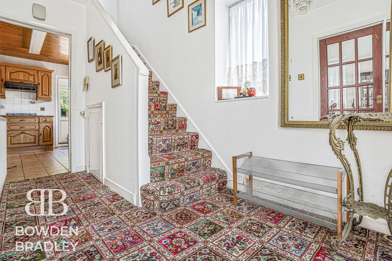 Basildon Avenue, Clayhall, IG5, photo 37