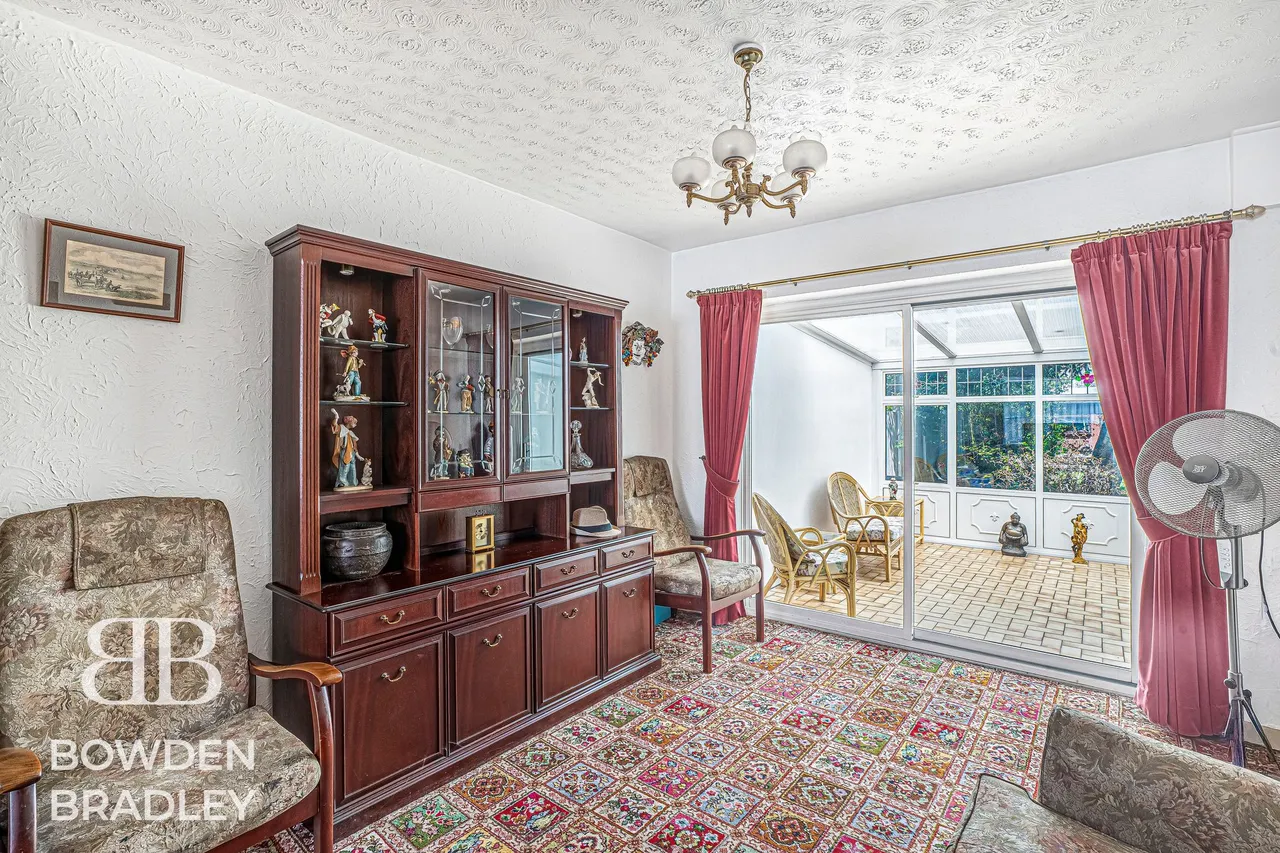 Basildon Avenue, Clayhall, IG5, photo 31