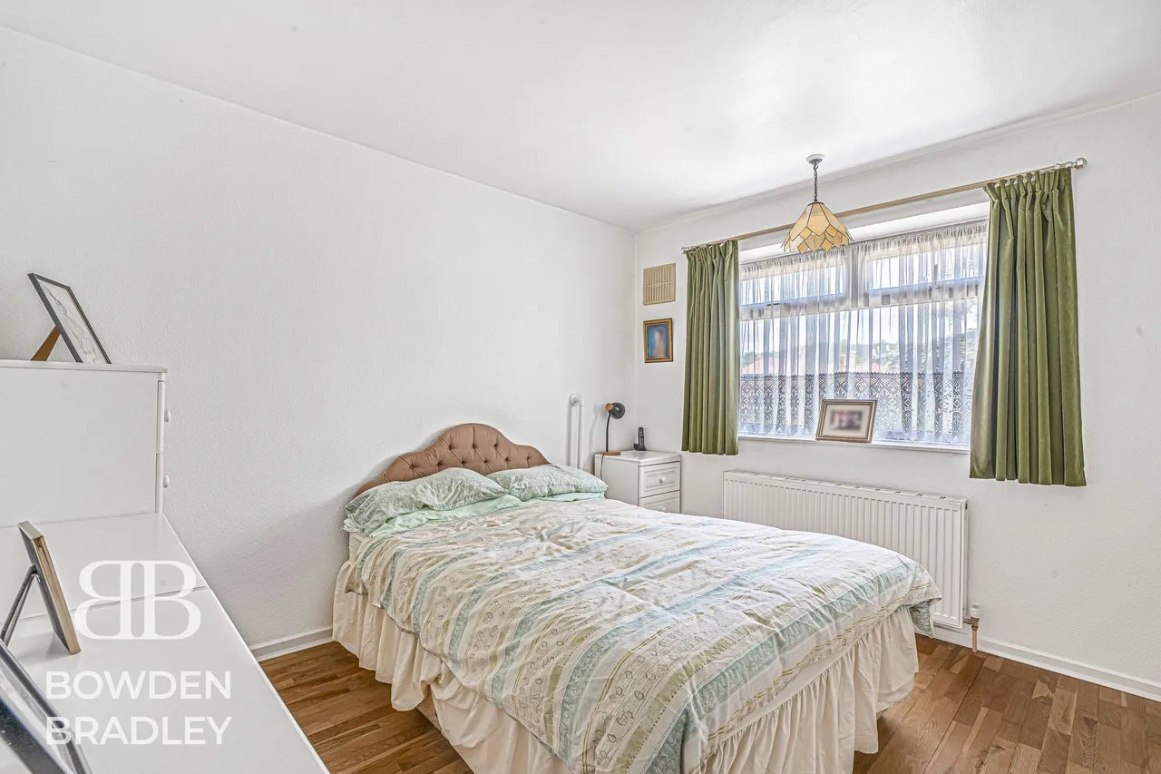 Basildon Avenue, Clayhall, IG5, photo 16