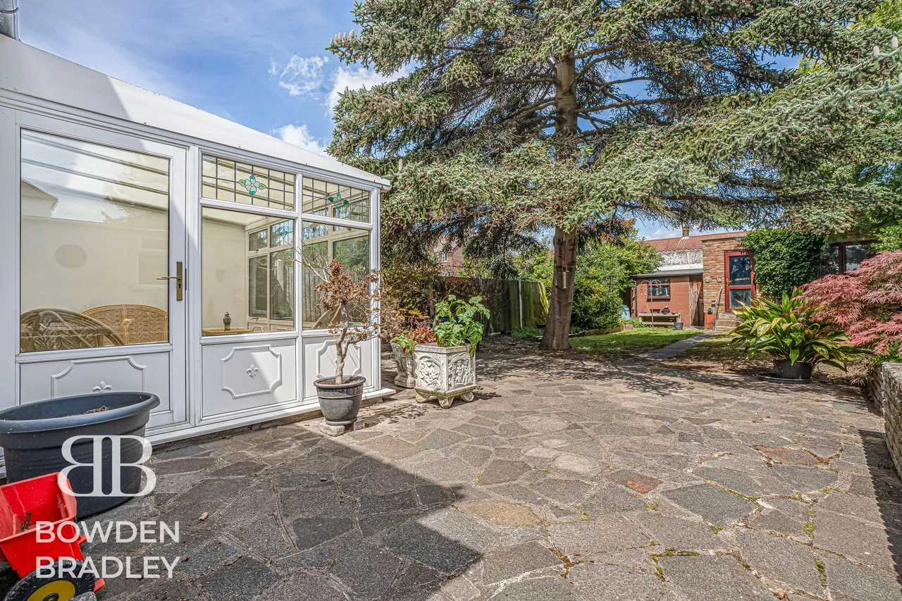 Basildon Avenue, Clayhall, IG5, photo 45