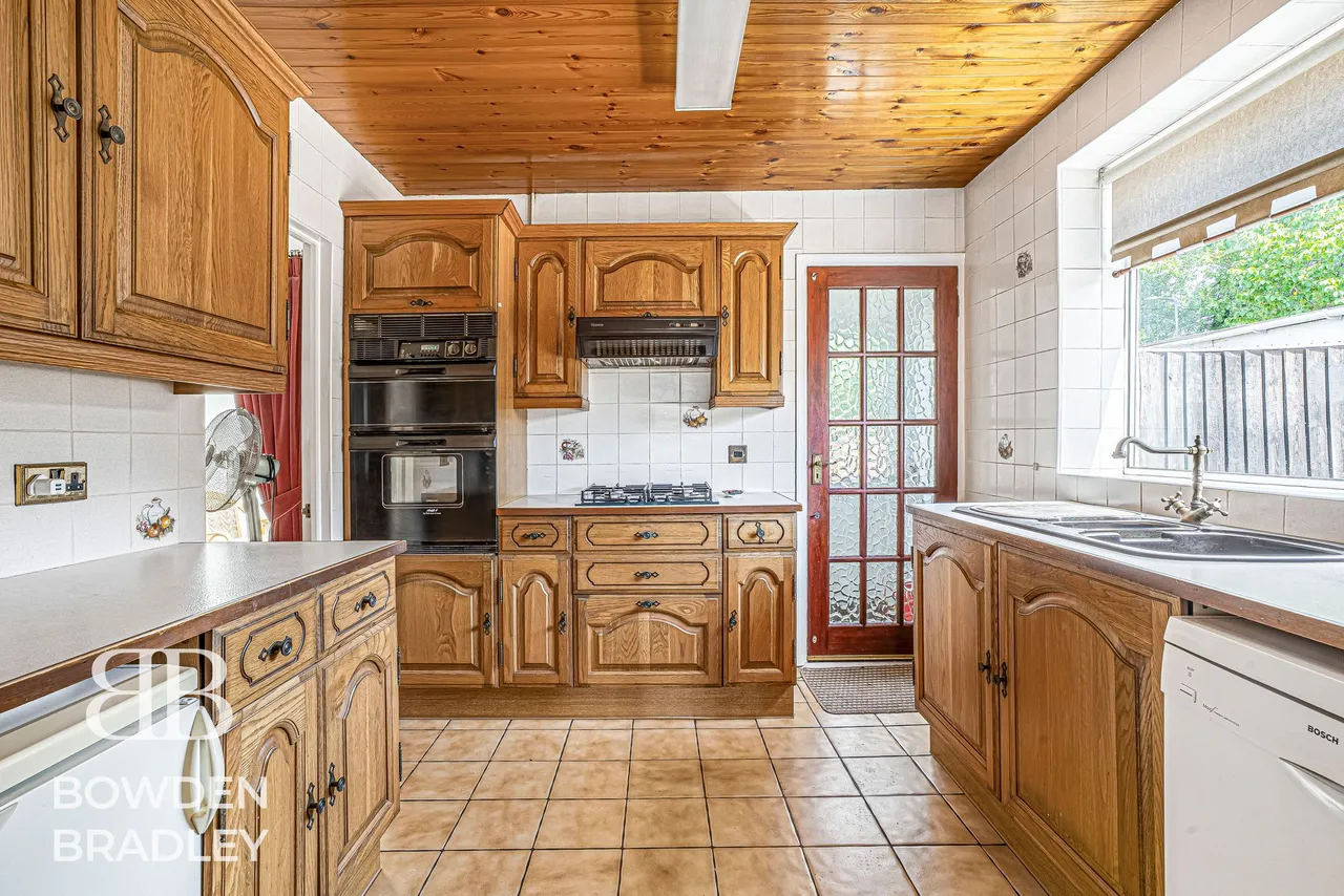 Basildon Avenue, Clayhall, IG5, photo 10