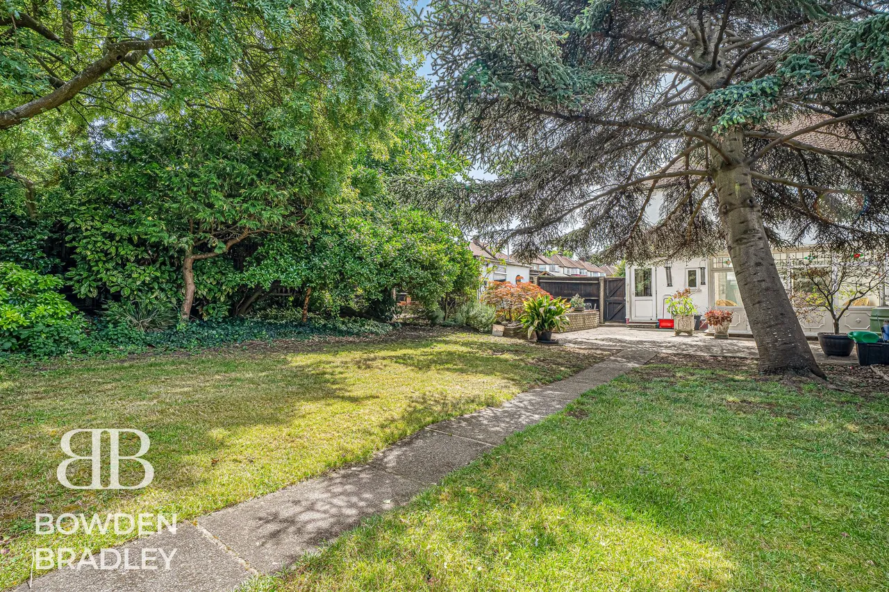 Basildon Avenue, Clayhall, IG5, photo 26