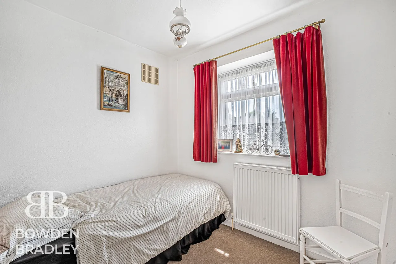 Basildon Avenue, Clayhall, IG5, photo 40