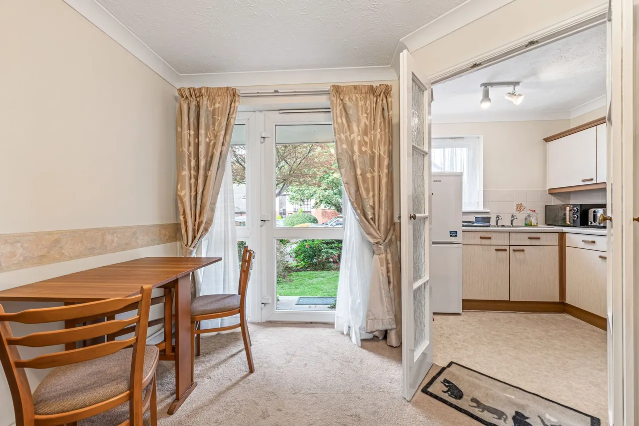 Ashley Court Chapelfields, Frodsham, photo 6