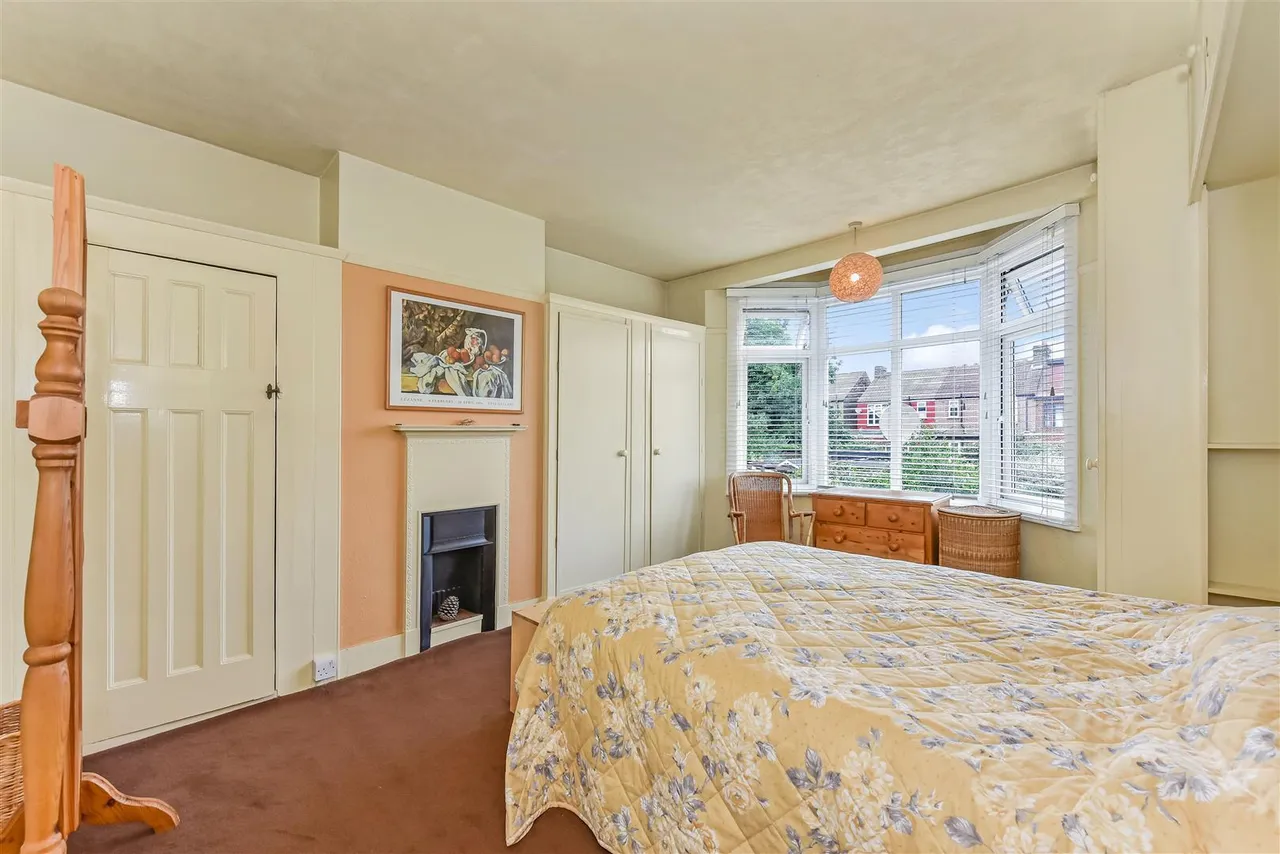 Hedge Lane, Palmers Green, N13, photo 16