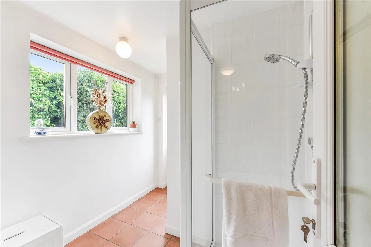 Hedge Lane, Palmers Green, N13, photo 12