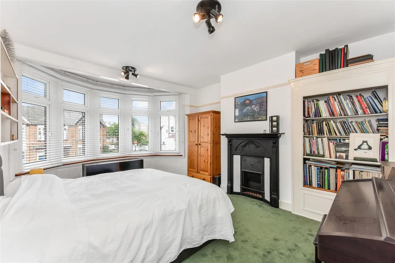 Hedge Lane, Palmers Green, N13, photo 14