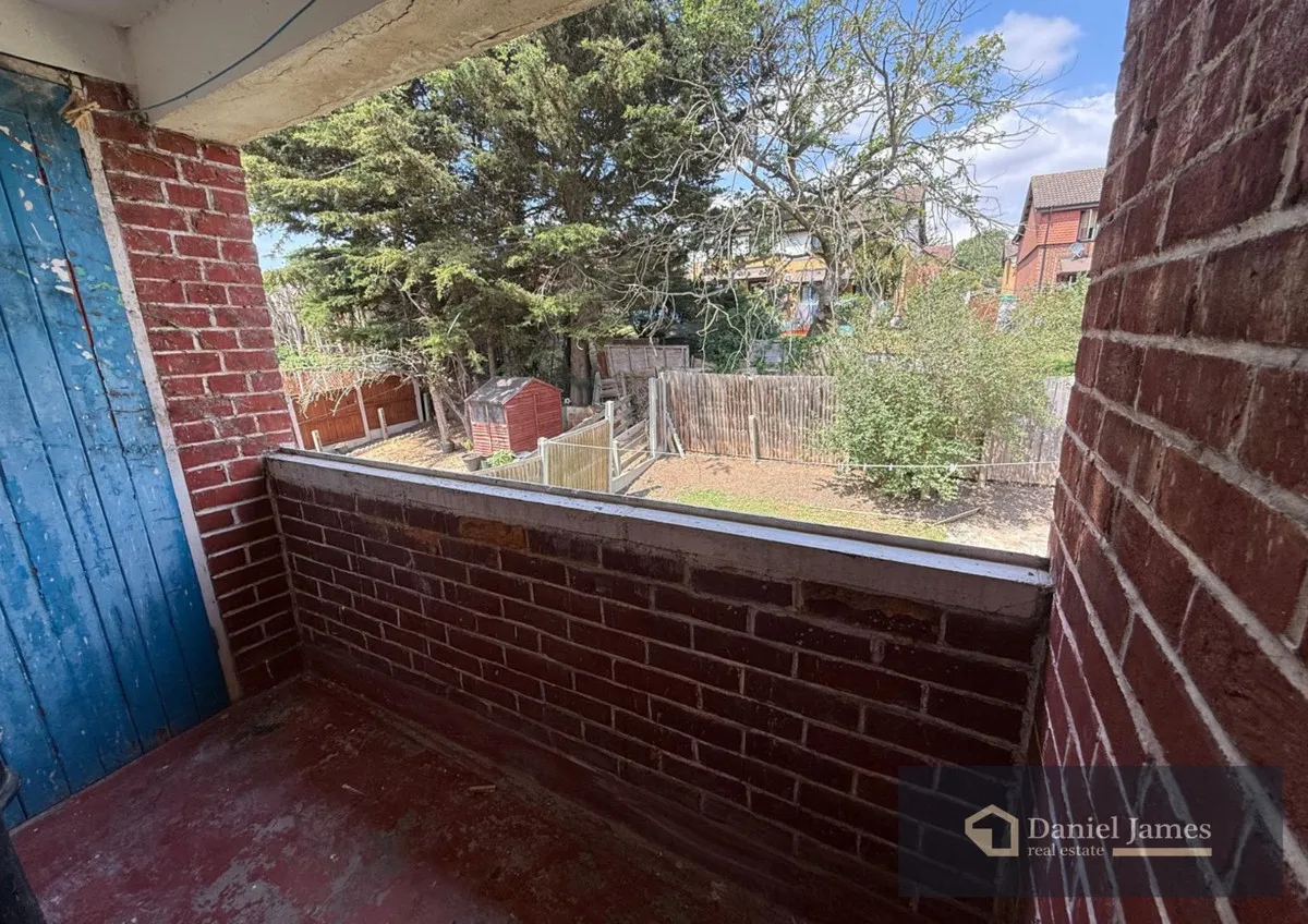 Romford, RM3, photo 10